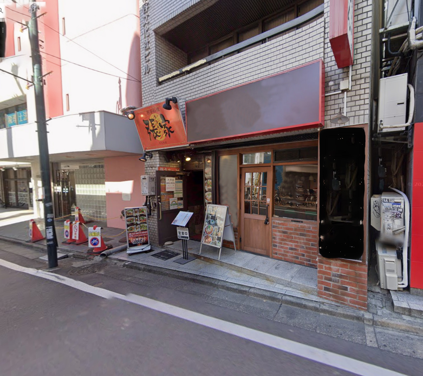 代々木駅から徒歩2分　商店街沿い路面！